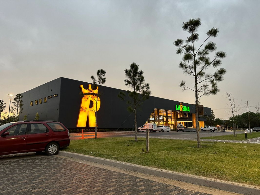 La Reina llegó al jardín de la Provincia - Trade & Retail